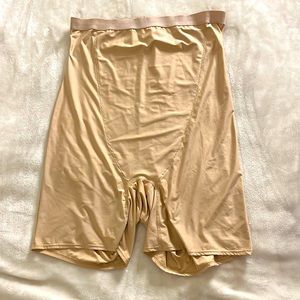 🔴 Cacique Plus Size Under Bust High Waisted Shapewear